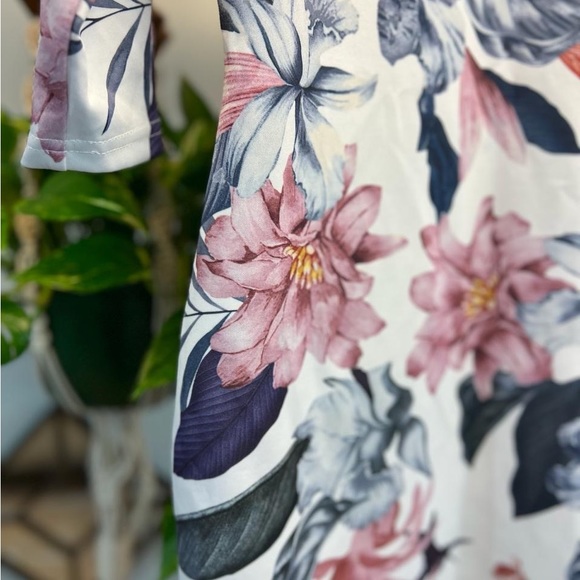 Ladies beautiful floral spring summer dress - Picture 8 of 11